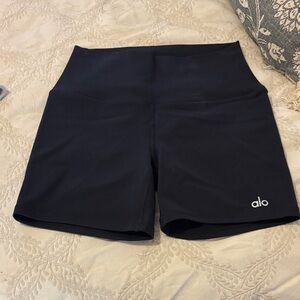 ALO Yoga Women's Black Shorts nwot